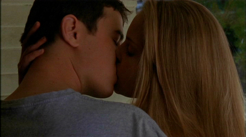  Isabel and Alex share their first kiss.