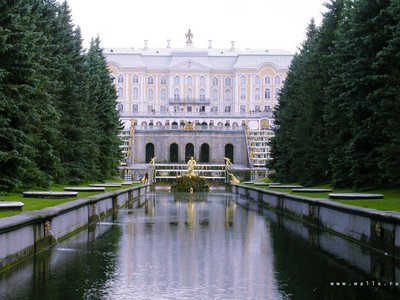  St. petersburg was founded in what năm