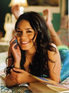  Which song does Vanessa like best in High School Musical 3?