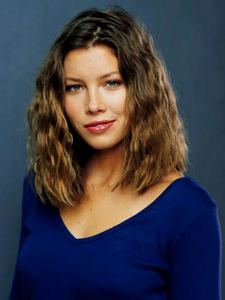  Mary-Jessica Biel & what other relative of hers on the প্রদর্শনী share her birth place in real life in Minnesota?