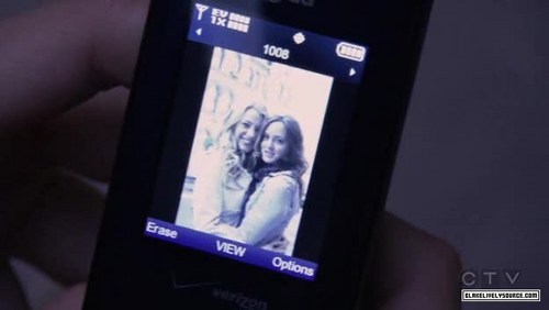  TRUE o FALSE: This is Serenas phone?