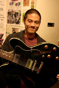  sinar, ray Suen played guitar, keyboards, violin, and backup vocals with The Killers for which tour?