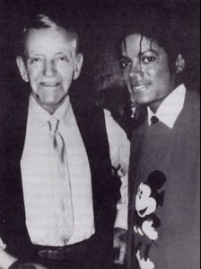  Who is on the foto with Michael ?
