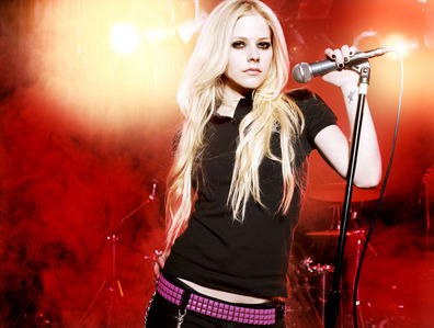  Did you think that Avril has a konsiyerto in Toronto Canada before?