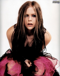  Which song avril had been accused of ripping off another song and passing it as her own?