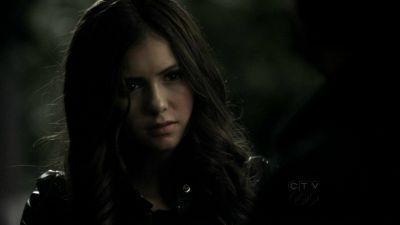 Did Katherine kiss Damon in episode 22 Founders Day?