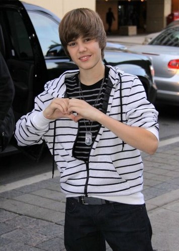 justin bieber dancing icon. Justin Bieber