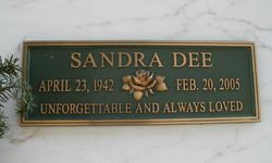  where the sandra dee's burial site in california ??