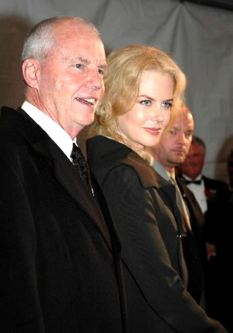  Nicole's father Antony Kidman received his medal as a Member of the Order of Australia for ?