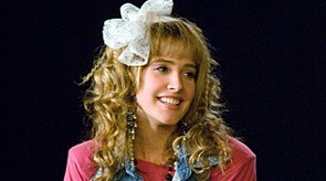  Can Someone tell me in which episode we FIRST see Robin Sparkles?