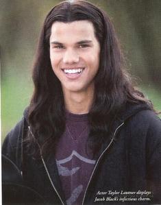  MY favourite character would have to be Jacob Black. Firstly he's been there for Bella the whole time, not like Edward that left Bella high and dry and sent her into depression. Even though he thought it was best. Jacob is Bella's best friend, even though he wants to be mais than her friend, he accepts her friendship and eventually stops pressing her to make their friendship more. Jacob has always been there for Bella, even when he was turning into a different "being", he still thought about her. Jacob Black is my favourite character from the Twilight Series.