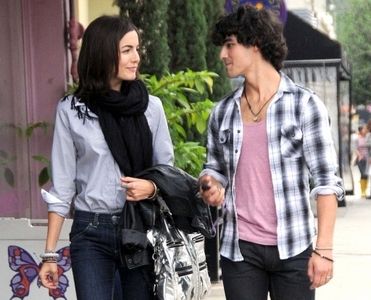  Camilla Belle. This is the most Последнее pic of them together...