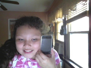  omg!!!!!!!!!!1U NO WHAT!!!!!I LOOK LIKE COURTNEY!!1EVERYTHING IS THE SAME EXEPT NO FRECKLES !!!!me and mah i phone lolz and I AM IN 8TH GRADE!!I AM 13!!JEEZ I KNOW IM SMALL BUT IM 13!!!!!!!!!!!>=O WTF PPL JEEZ