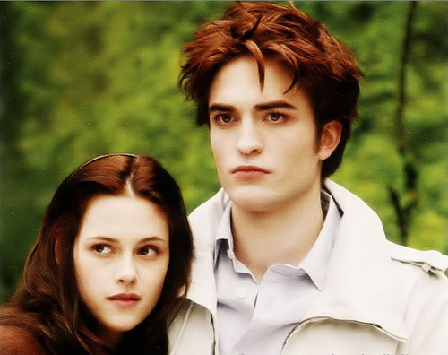  Who thinks they have the best foto of Edward? (if anda think so, please post pic