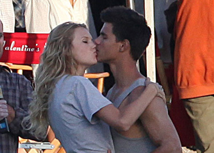 which taylor r u talkin about? O.O

lautner???

I hope it is true! they look cute together ^^
besides, I really like her, and is waay cuter than Selena Gomez!! :)))))))))