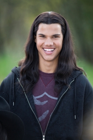  sejak the huraian in the book Edward is way hotter, just the type of guy that I fancy :D, but in the movie...I would say Jacob...I just can't resist Taylor's wide brilliant white smile :D:D:D:D