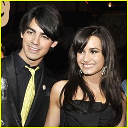  i'm not sure when they are going to be "Jemi" but i really hope it will be SOON!!! they batch, they look great together!!! they make a lovely couple!!