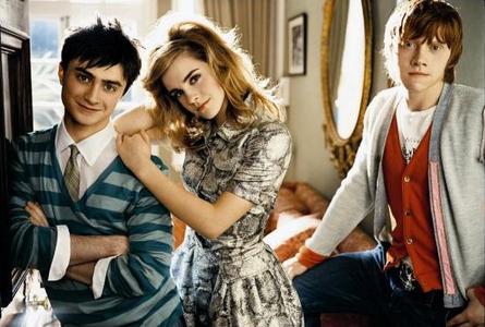  emma watson was born on 15 April 1990 so she's 19 years old. rupert grint was born on 24 August 1988 and he is 21. finally, daniel radcliffe was born on 23 July 1989 which means he's 20..