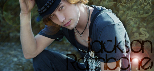 he isn't my favorite celeb but I just love this pic
Jackson Rathbone *Jasper* is so hot!