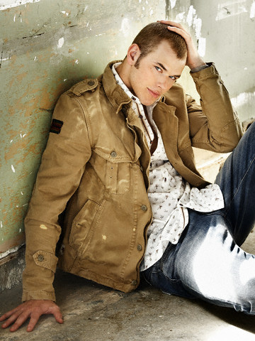 Ok you have to be honest... do you fantasize about Emmett Cullen or Kellan Lutz?