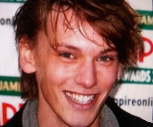  Are آپ hoping like I am that the makeup fro New Moon is REALLY good inorder to make Jamie Campbell Bower become Caius?