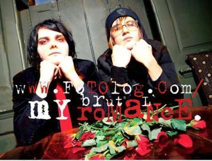  they were: taylor lautner robert pattinson peter facinelli adam lambert but now they r gerard and mikey way!!!!