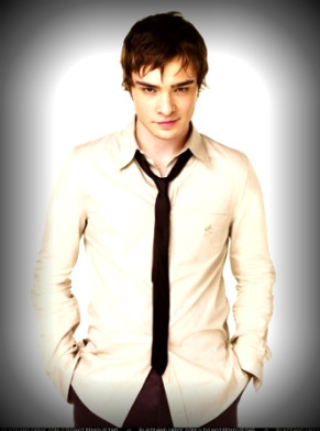  Because he's Chuck Bass! Because he's hotbecause he loves blair Because his character has the best stylist because he knows how to mostrar that he loves blair because he has that sexy scarf because he is hot and rich because he has the sexiest accent I amor !!!!!!!!