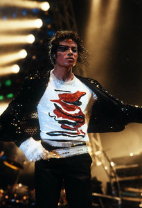  What MJ's World Tour Outfit Is Your Favorite?