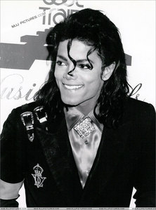  What MJ's Habits makes him so charming and sexy?