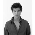  Who is hotter Jacob Black atau Edwrad Cullen??