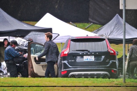  I haven't seen this asked, but what do Du think of Edward's new volvo? The black suv volvo?
