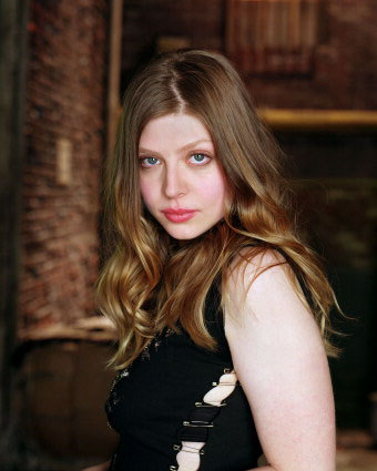  Does anyone know why Amber Benson (Tara) was never included in the opening credits?