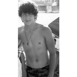 I Know hes gonna take his shirt off cuz this is from the 3d movie but he looks SEXY!!!!! I love nick Jonas SO much!!!