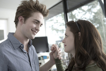  I wouldn't change anything, just the fact that during the movie they were so serius and unhappy! Only in edward's room they were actually smiling!