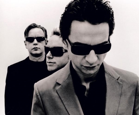  My favourite is Depeche Mode :))) l’amour them!!! And Dave Gahan has the best voice I've ever heard Also Garbage, Queen, James Blunt, Marilyn Manson, Scorpions... but nothing like Depeche!!!