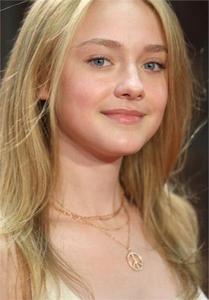 Dakota Fanning isn't ugly. She's an amazing actress and I think she is very pretty. She is fairly sma