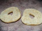  ook this is my 1st try, be gentle... two halves of a bagel fit together perfectly, just like House