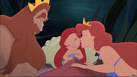  Find a picture of Ariel with ヒラメ and Scuttle.