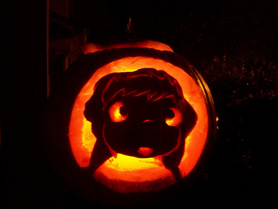  I carved a Ponyo jack-o-lantern this anno for Halloween...I think it came out pretty good! I have a