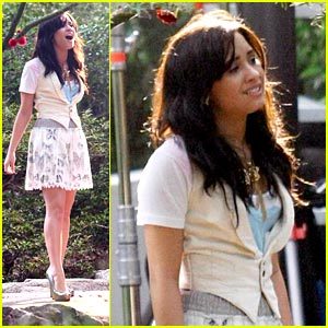  Demi Lovato belts it out as she films the Musik video for “The Gift of a Friend” at a park in Los