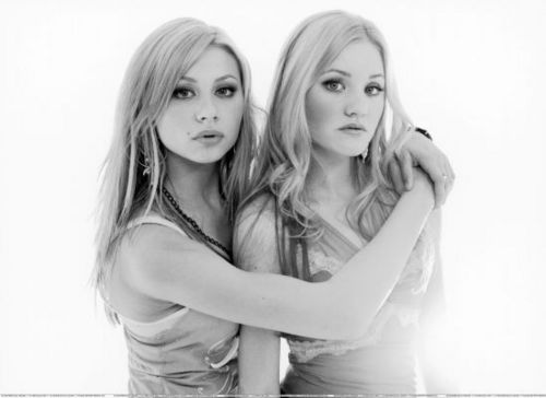  Aly and Aj