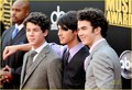 Jonas Brothers @ American Music Awards 2008 - the-jonas-brothers photo