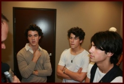  Jonas Brothers @ Channel 93.3 Your tunjuk konsert