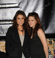 Kristen & Nikki at Paramus Signing - twilight-series photo