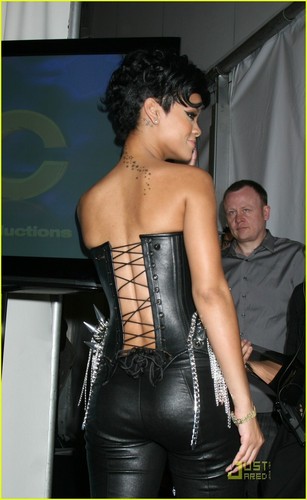 Rihanna @ AMA's