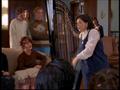 1X02 - The Lorelais' first day at Chilton - gilmore-girls screencap