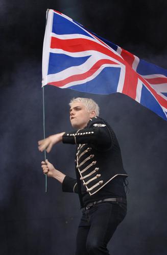  Gerard With The Grand English Flag
