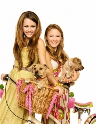 http://images2.fanpop.com/images/photos/2900000/miley-and-lily-miley-cyrus-2913026-310-400.jpg