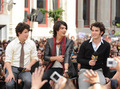 DONT HATE THE JONAS BROTHERS! - the-jonas-brothers photo
