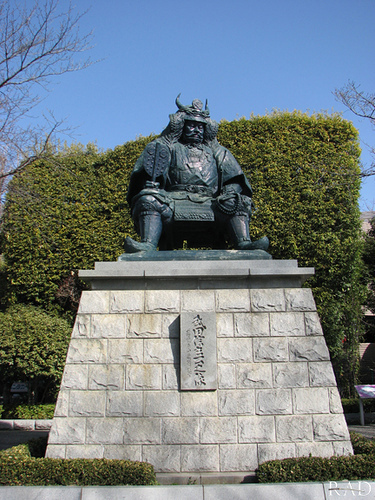 samurais statues